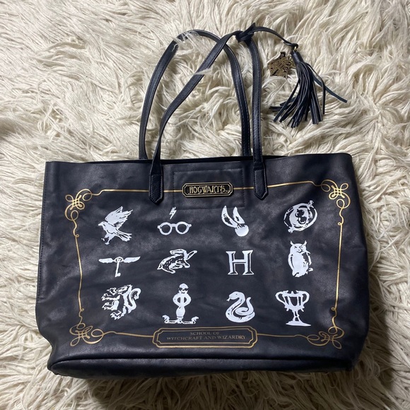 Official Harry Potter Hogwarts Tote Bag Witchcraft Wizardry tote Snitch - Picture 1 of 13